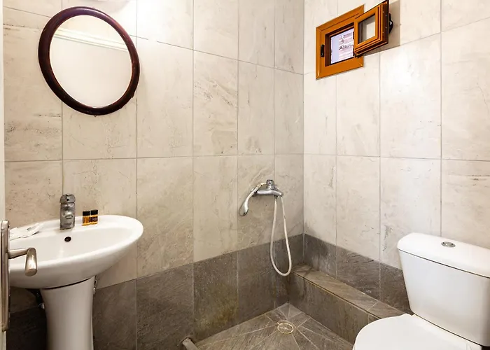 Apartment στούντιο στη στοά βαρβουτσή#8 Kalamata