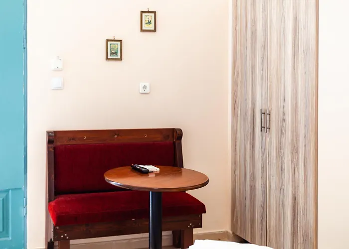 στούντιο στη στοά βαρβουτσή#8 קלמאטה